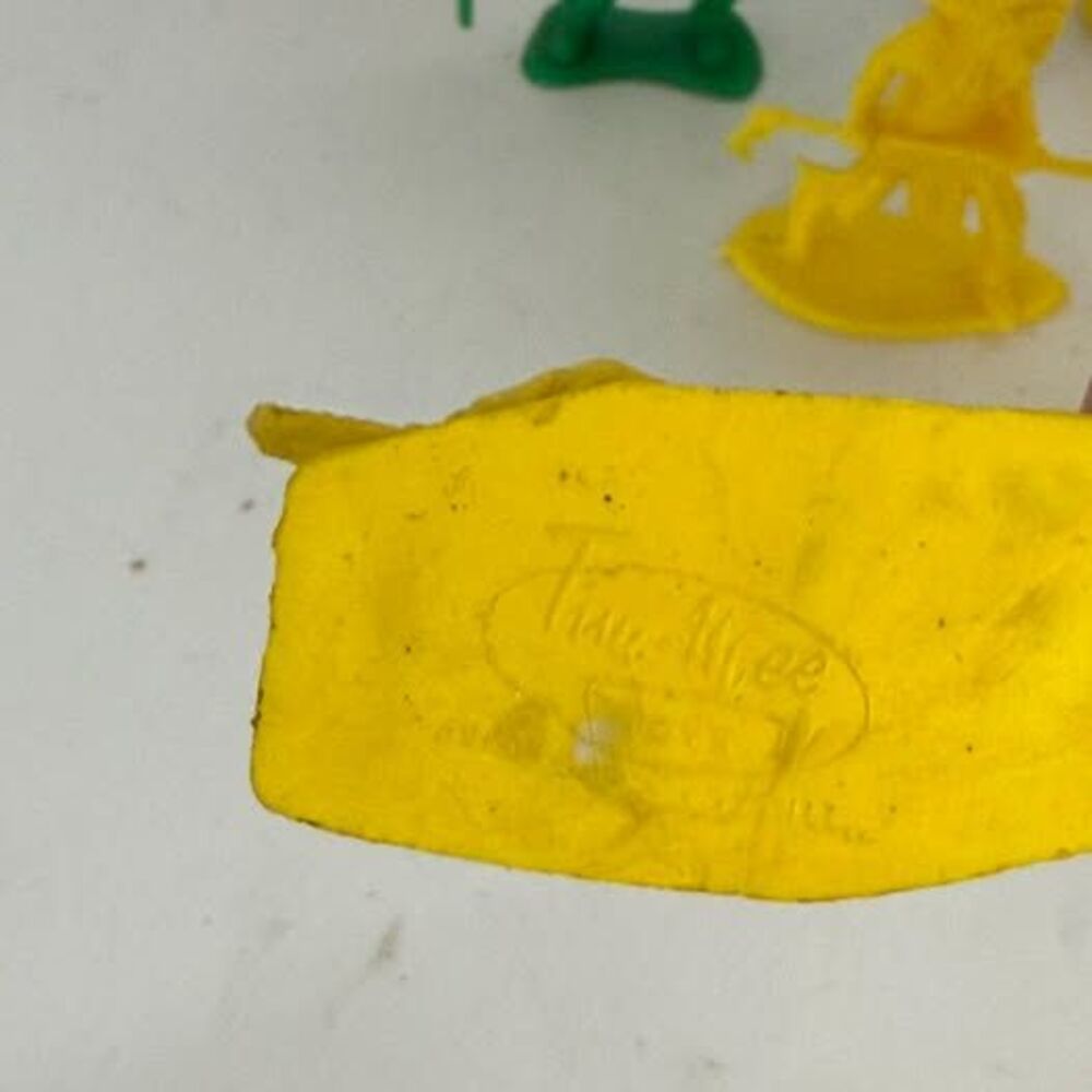 Vintage Plastic Cowboy and Indian Toy Figure Set 20 piece lot - Picture 7 of 8
